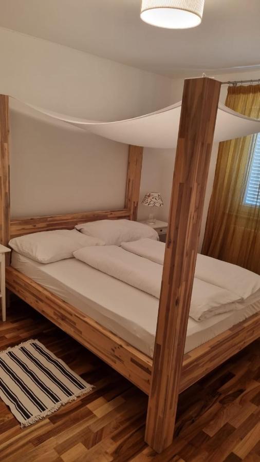 Casa Emma With Pool Apartment Porec Ngoại thất bức ảnh